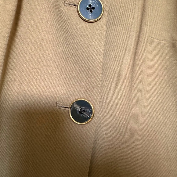 Chicos faux fur collar, 3/4 sleeve Jacket size 1, women’s size 8-10. Tan - Picture 3 of 3